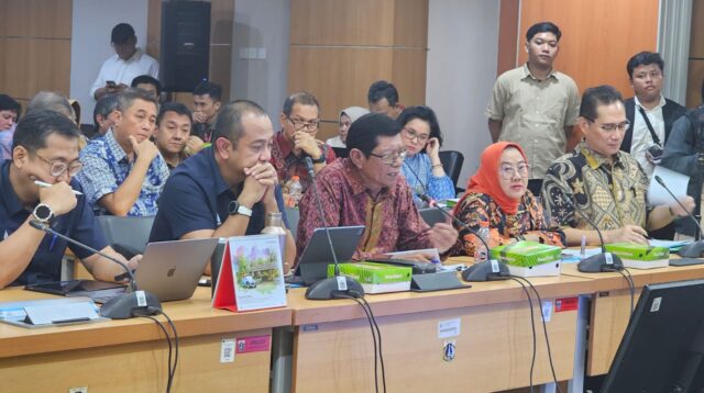 Audiensi gabungan Komisi B dan Komisi C DPRD DKI Jakarta, PAM Jaya dengan P3RSI, Senin, 17 Februari 2025, di Ruang Rapat Komisi C, Gedung DPRD DKI Jakarta.